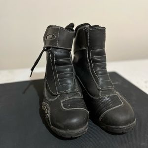 Ladies motorcycle boots
